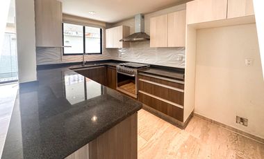Venta de Casa condominio en la del Valle con roof y terraza privado