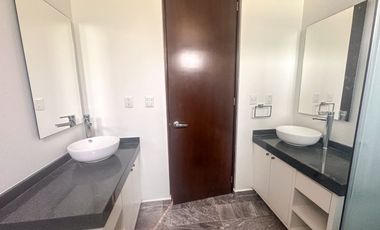 Venta de Casa condominio en la del Valle con roof y terraza privado
