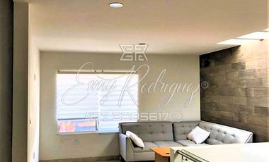 CASA EN RENTA, MAYORAZGO, AMUEBLADA, 3 REC, FRENTE ÁREA VERDE, PRIVADA CON VIGILANCIA