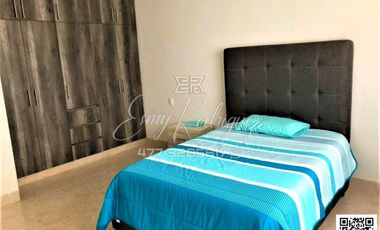 CASA EN RENTA, MAYORAZGO, AMUEBLADA, 3 REC, FRENTE ÁREA VERDE, PRIVADA CON VIGILANCIA