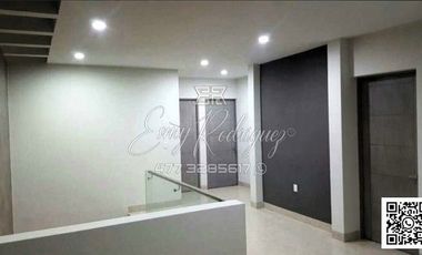 CASA EN RENTA, MAYORAZGO, AMUEBLADA, 3 REC, FRENTE ÁREA VERDE, PRIVADA CON VIGILANCIA