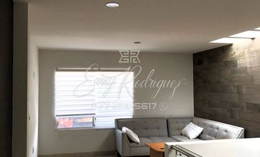 CASA EN RENTA, MAYORAZGO, AMUEBLADA, 3 REC, FRENTE ÁREA VERDE, PRIVADA CON VIGILANCIA