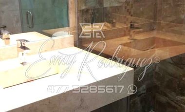 CASA EN RENTA, MAYORAZGO, AMUEBLADA, 3 REC, FRENTE ÁREA VERDE, PRIVADA CON VIGILANCIA