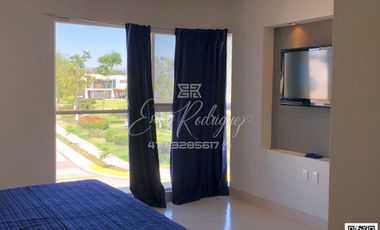 CASA EN RENTA, MAYORAZGO, AMUEBLADA, 3 REC, FRENTE ÁREA VERDE, PRIVADA CON VIGILANCIA