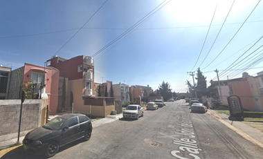 Casa en Venta Remate Bancario en Hacienda del Jardín, Tultepec Estado De México JP.