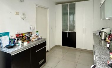 VENDO LINDA Y EXCLUSIVA CASA EN LA ENCANTADA DE VILLA - CONDOMINIO - 4 DORMITORIOS - TERRAZA - JARDÍN - 2 COCHERAS