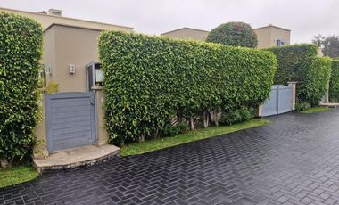 VENDO LINDA Y EXCLUSIVA CASA EN LA ENCANTADA DE VILLA - CONDOMINIO - 4 DORMITORIOS - TERRAZA - JARDÍN - 2 COCHERAS