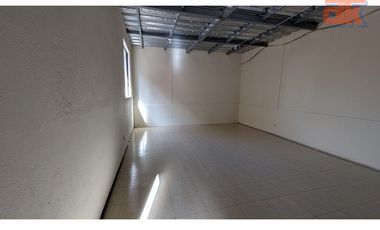 Arriendo Local Comercial 2 plantas, Tumbaco Sector Bco Pichincha