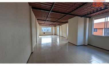Arriendo Local Comercial 2 plantas, Tumbaco Sector Bco Pichincha