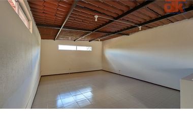 Arriendo Local Comercial 2 plantas, Tumbaco Sector Bco Pichincha