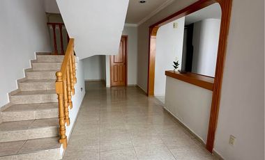 AMPLIA Y AGRADABLE RESIDENCIA EN LA ALAMEDA