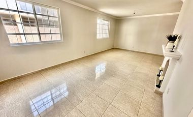 AMPLIA Y AGRADABLE RESIDENCIA EN LA ALAMEDA