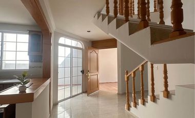 AMPLIA Y AGRADABLE RESIDENCIA EN LA ALAMEDA