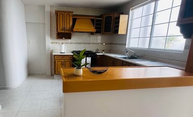 AMPLIA Y AGRADABLE RESIDENCIA EN LA ALAMEDA