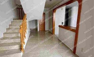 AMPLIA Y AGRADABLE RESIDENCIA EN LA ALAMEDA