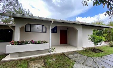 CASA DE UNA PLANTA EN VENTA EN TUMBACO