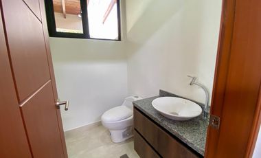 CASA DE UNA PLANTA EN VENTA EN TUMBACO