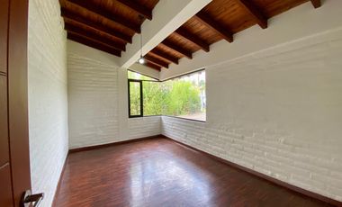 CASA DE UNA PLANTA EN VENTA EN TUMBACO