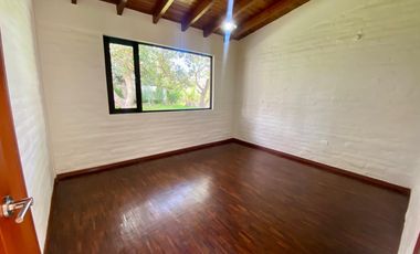 CASA DE UNA PLANTA EN VENTA EN TUMBACO