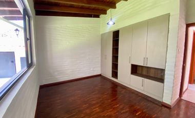 CASA DE UNA PLANTA EN VENTA EN TUMBACO