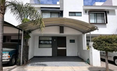 Vendo Casa en Fraccionamiento Viveros del Vallé Zapopan Jalisco