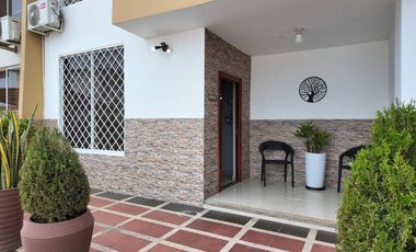 casa de venta en manta zona sur en condominio L/F