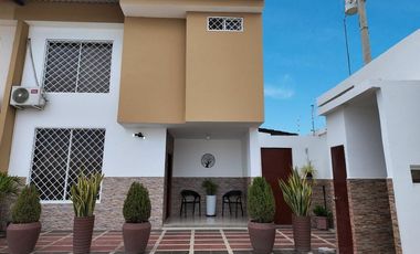 casa de venta en manta zona sur en condominio L/F