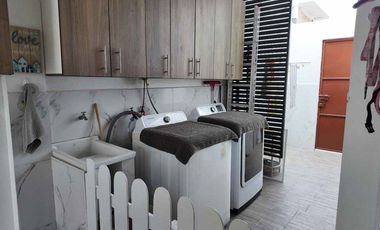 casa de venta en manta zona sur en condominio L/F