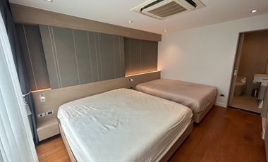 Prime Location! Luxuriously Furnished! Just a short walk to Emsphere, EmQuartier, and Benjasiri Park! For Sale: The Crest Sukhumvit 24 Condo