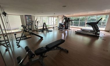 Prime Location! Luxuriously Furnished! Just a short walk to Emsphere, EmQuartier, and Benjasiri Park! For Sale: The Crest Sukhumvit 24 Condo