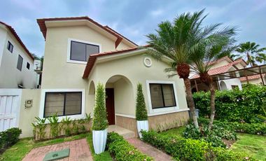 Casa remodelada en venta, Ciudad Celeste, Vía a Samborondón.