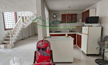 En Girardot, Cundinamarca en el barrio Santa Paula Vendemos hermosa casa esquinera de dos pisos con jacuzzi y amoblada.