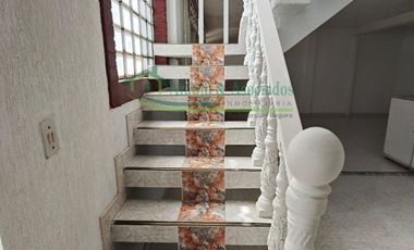 En Girardot, Cundinamarca en el barrio Santa Paula Vendemos hermosa casa esquinera de dos pisos con jacuzzi y amoblada.