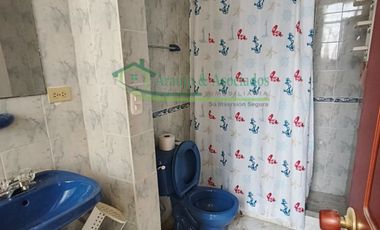 En Girardot, Cundinamarca en el barrio Santa Paula Vendemos hermosa casa esquinera de dos pisos con jacuzzi y amoblada.