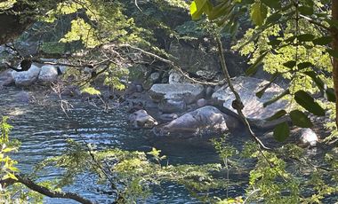 Casa orilla de río en Pucón