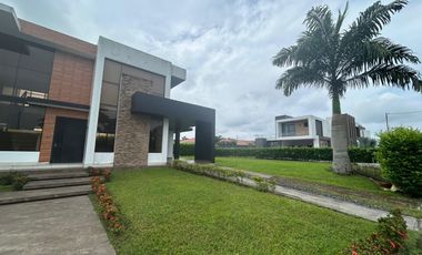 Casa en el Rancho San Fernando