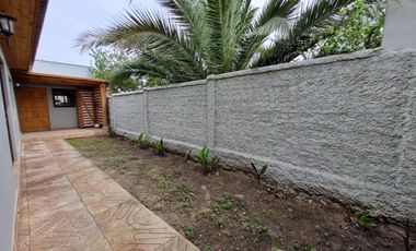 Oportunidad de linda Casa en Pasaje Cerrado en Avda Principal de Talagante, Bernardo O'Higgins 695, comuna de Talagante..