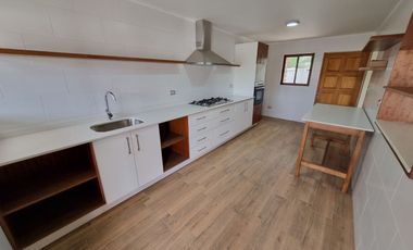 Oportunidad de linda Casa en Pasaje Cerrado en Avda Principal de Talagante, Bernardo O'Higgins 695, comuna de Talagante..