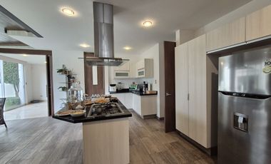 CASA EN VENTA EN PUERTA DE HIERRO