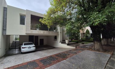 CASA EN VENTA EN PUERTA DE HIERRO