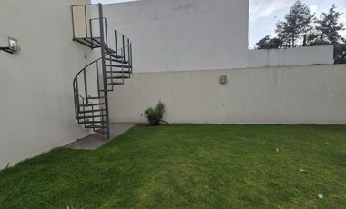 CASA EN VENTA EN PUERTA DE HIERRO