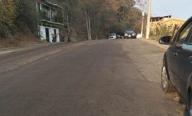Zihuatanejo El hujal venta Terreno 330 mts avenida de Los Hujes T524