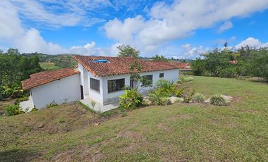 FINCA EN VENTA MESA DE LOS SANTOS.