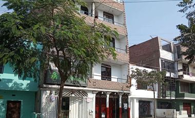 Se vende casa de 5 pisos en San Juan de Lurigancho