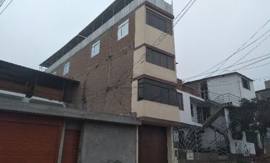 Se Vende Casa de 4 Pisos + Azotea en Villa Maria del Triunfo