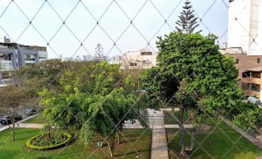 ¡VENTA DEPARTAMENTO FRENTE PARQUE LÍMITE CON CHACARILLA!