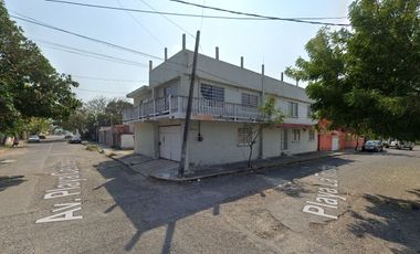 VENTA DE GRANDE CASA EN AV. PLAYA CASITAS, COL. PLAYA LINDA, VERACRUZ, VER.