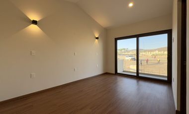 Casa en venta de Autor dentro de La Valenciana en privada mas exclusiva León Gto