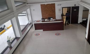 Local comercial en venta, sector Urdesa Centrar