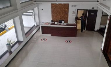 Local comercial en venta, sector Urdesa Centrar